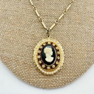 Vintage Coro Cameo Necklace Pearl Accents Rhinestone Retro Glam Elegant